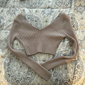 HYFVE V cut long sleeve crop top!